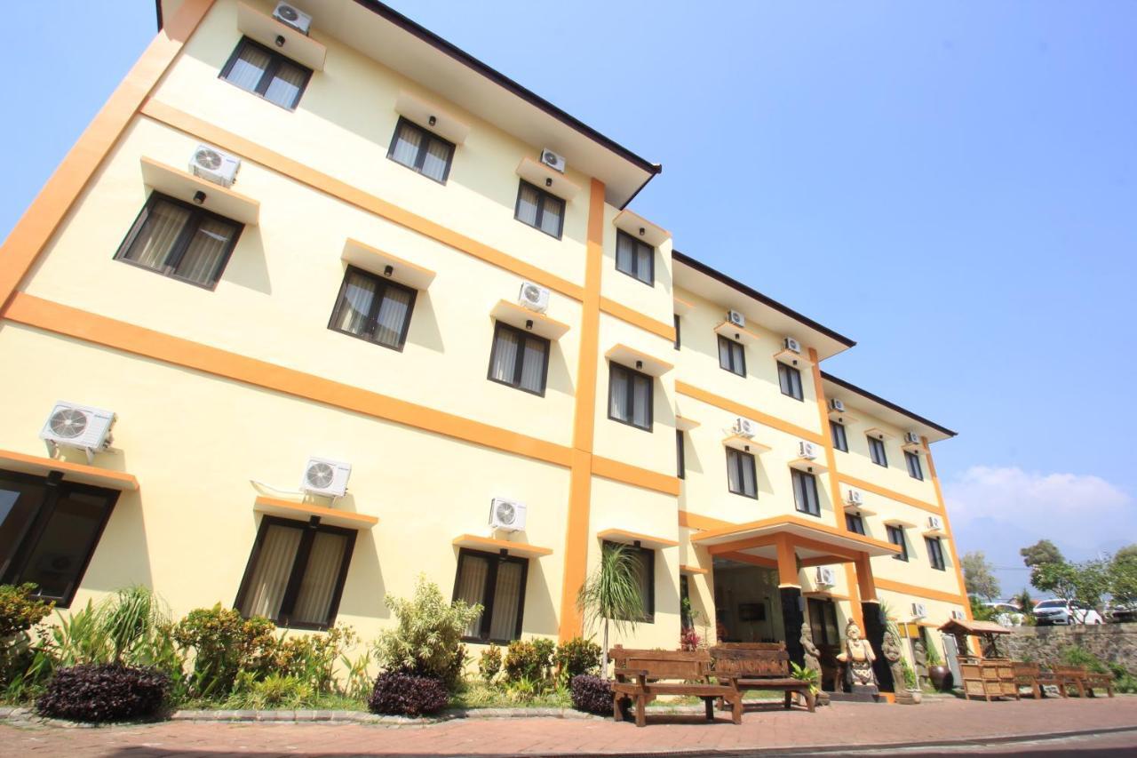 Ciptaningati Hotel Batu  Exteriör bild