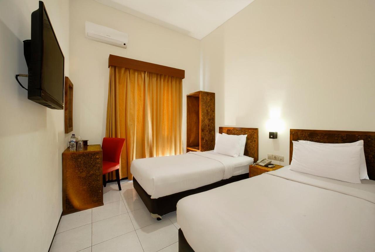 Ciptaningati Hotel Batu  Exteriör bild