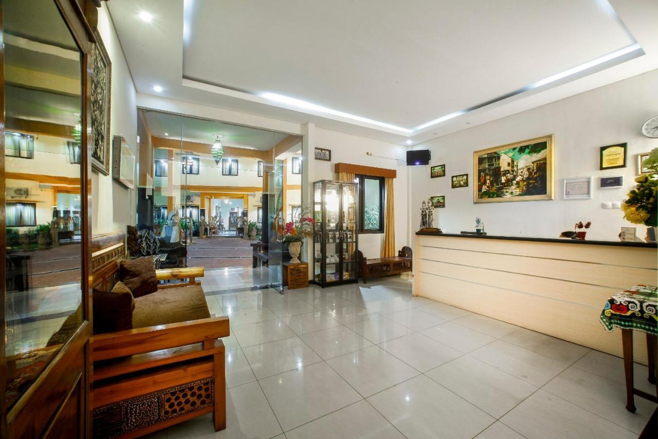 Ciptaningati Hotel Batu  Exteriör bild