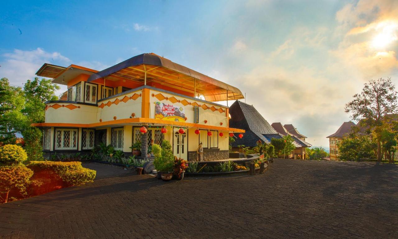 Ciptaningati Hotel Batu  Exteriör bild